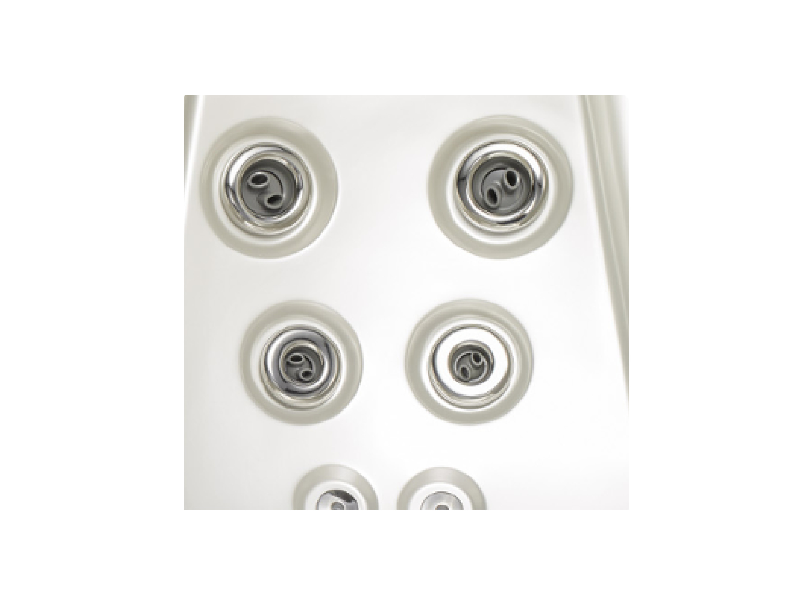 Kreisrunde Jet-Düsen eines USSPA Premium Whirlpools von ActiveSpa – moderne Hydrotherapie für private Entspannung und Wohlbefinden.
